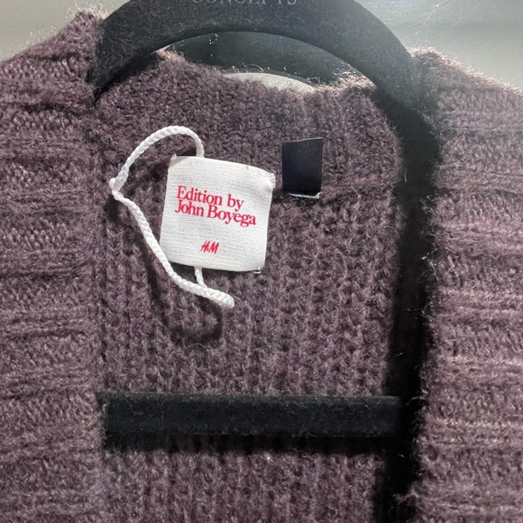 Knit Sweter Vest from H&M Edition by John Boyega - Picture 3 of 4